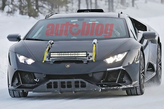 Lamborghini Huracan Sterrato lộ ảnh chạy thử nghiệm trên đường tuyết