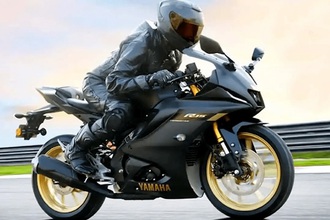 Yamaha trình làng R15 phiên bản "Kỵ sĩ bóng đêm", giá 51 triệu đồng