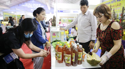 Sản phẩm nông nghiệp “hút khách” tại Hội chợ quốc tế Quà tặng hàng thủ công mỹ nghệ Hà Nội 2020