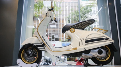 Siêu phẩm xe máy Vespa 946 Christian Dior giá gần 700 triệu đồng tại Hà Nội