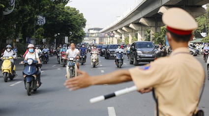 Hiệu quả bất ngờ khi thí điểm phân làn đường Nguyễn Trãi vào giờ cao điểm 