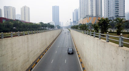 Đường phố Hà Nội vắng lặng ngày đầu nghỉ Tết Nguyên đán 2023