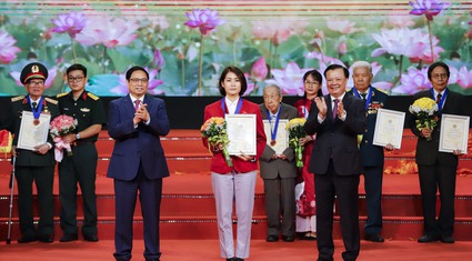 Hình ảnh Thủ tướng Phạm Minh Chính dự Hội nghị vinh danh Công dân Thủ đô Ưu tú năm 2023