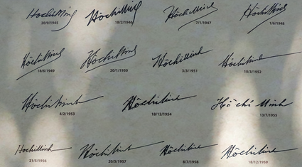 Bộ sưu tập chữ ký và bút tích của Chủ tịch Hồ Chí Minh được giới thiệu ở Hà Nội