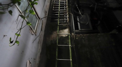 Cận cảnh chiếc thang dây giải cứu nhiều người trong vụ cháy chung cư mini tại Hà Nội