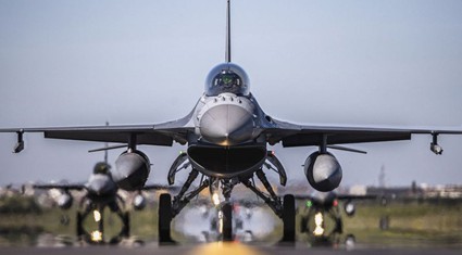 Iran từng suýt sở hữu hàng trăm tiêm kích F-16 Mỹ