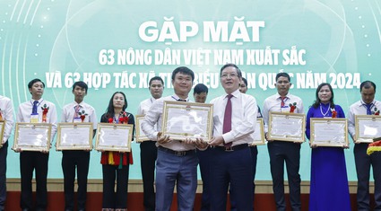 Ảnh: Lãnh đạo TƯ Hội Nông dân Việt Nam gặp mặt 63 nông dân Việt Nam xuất sắc; 63 HTX tiêu biểu 2024