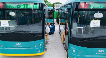 Cận cảnh hơn trăm xe buýt nằm bãi sẵn sàng vận hành cùng Metro 1