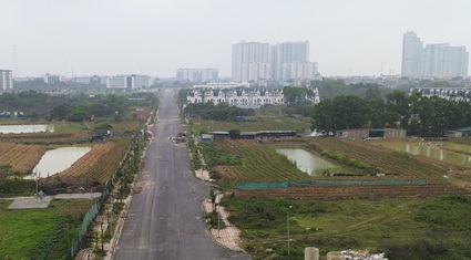 Toàn cảnh tuyến đường dài 1,3 km “lỡ hẹn” gần 2 năm vẫn chưa thể thông xe tại Hà Nội