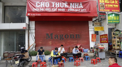 Tuyến phố sành điệu ở Hà Nội đầy rẫy biển cho thuê, hàng trà đá tranh thủ "ăn ké" mặt bằng trăm triệu