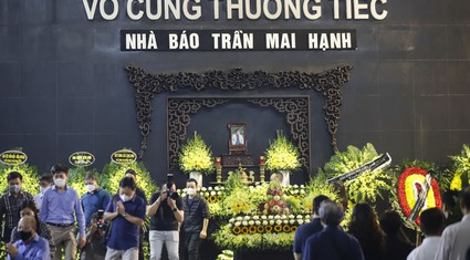 Lễ tang nhà báo Trần Mai Hạnh, người chứng kiến và viết bài tường thuật đầu tiên tại Dinh Độc Lập ngày 30/4/1975