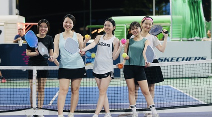 Người Sài Gòn "nghiện" môn mới - pickleball, cứ chiều chiều là rủ nhau đến với bóng có lỗ