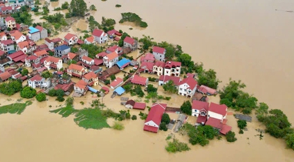 Xuất hiện "ốc đảo" ở ngoại thành Hà Nội, hàng nghìn người sống trong cảnh không điện, không nước