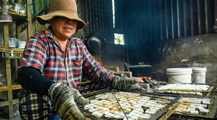 7 hộ làm bánh khô mè ở Đà Nẵng nhộn nhịp vào vụ Tết