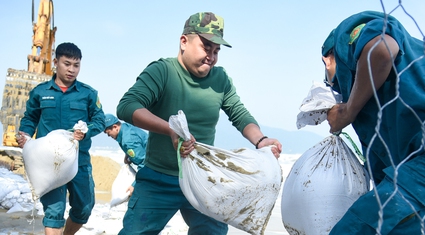 Đà Nẵng khẩn trương khắc phục sạt lở "bãi biển đẹp nhất châu Á"