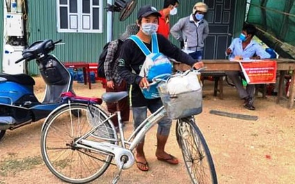 Hành trình gian nan của 4 mẹ con đi xe đạp từ Đồng Nai về Nghệ An