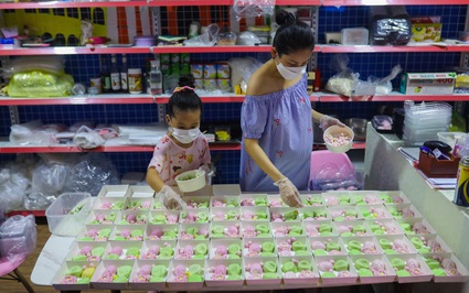 Ngày Lễ Vu Lan, kiếm chục triệu nhờ làm bánh trôi hoa sen bán online