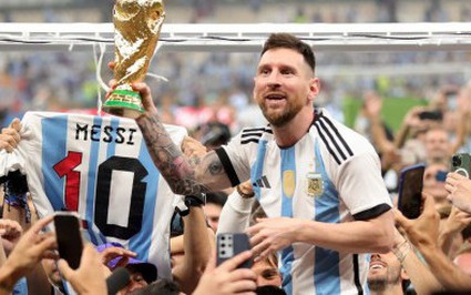 Hậu World Cup, Messi bật khóc nức nở khi ăn sáng vì xúc động