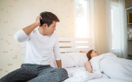Gặp vợ sau 2 năm xa cách, chồng không đoái hoài ân ái, vợ tủi hờn khi biết lý do