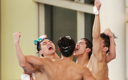 Hình ảnh đội bơi Việt Nam đoạt HC vàng, phá kỷ lục SEA Games hơn một phút