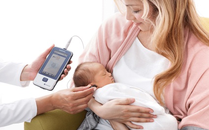 Tại sao trẻ sơ sinh cần được sàng lọc thính lực?