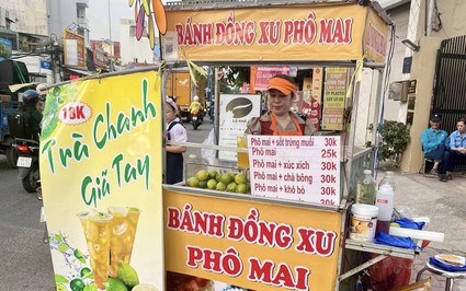 Bánh đồng xu phô mai hết thời, người bán đua nhau thanh lý máy đổi sang kinh doanh món mới