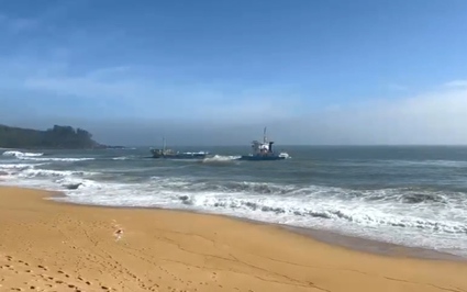 Quảng Ngãi “chốt” khẩn phương án chống tràn dầu của tàu sắt va đá ngầm ở biển Sa Huỳnh
