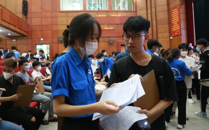 Cuộc đua xét tuyển IELTS năm 2023: “Tấm vé vàng” cho thí sinh