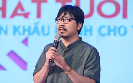 “Giáo sư Xoay” đề xuất diễn kịch về ngoại tình công sở vào buổi trưa cho dân công sở xem