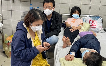 Hơn 50 học sinh trường Kim Giang bị ngộ độc: Bác sĩ nghi ngờ 2 nguyên nhân 