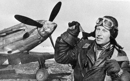 Phi công chiến đấu nổi tiếng nhất Liên Xô khiến phát xít run sợ