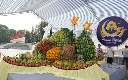 Chiêm ngưỡng mâm cỗ Trung thu hình đèn ông sao khổng lồ tại Tuyên Quang
