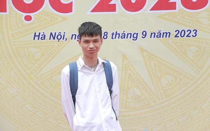 Thủ khoa Trường ĐH Thủy lợi nhận học bổng toàn khóa học: "Gia đình là động lực để em cố gắng"