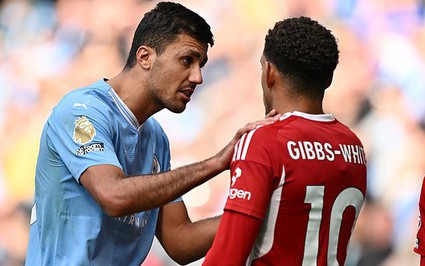 “Chấp” người trong hiệp 2, Man City vẫn nhẹ nhàng hạ  Nottingham Forest