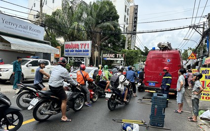 Sập nhà 4 tầng trong hẻm ở Sài Gòn, nhiều người bị thương nhập viện cấp cứu