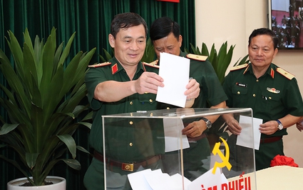 Lấy phiếu tín nhiệm 6 tướng là Phó Tổng Tham mưu trưởng QĐND Việt Nam