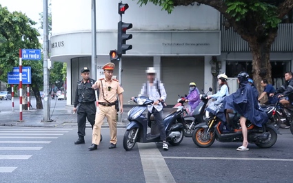 Video: Hàng loạt học sinh bị xử lý do chưa đủ tuổi điều khiển xe máy