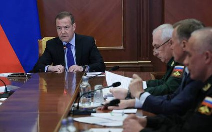 Ông Medvedev nghi ngờ lời hứa của ông Trump về Ukraine