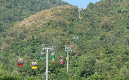 Cáp treo Núi Cấm hiện đại, an toàn trong từng cabin