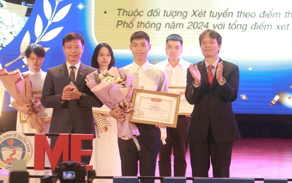 Thủ khoa đầu vào Trường Đại học Kinh tế Quốc dân 2024: 29,4 điểm khối A01, IELTS 8.0