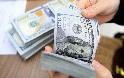 Giá USD hôm nay 22/11: Cao chưa từng có kể từ đầu năm, tỷ giá "chợ đen" cộng thêm 50 đồng 