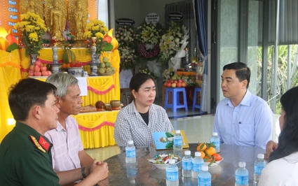 Lãnh đạo tỉnh Bình Thuận viếng, thăm hỏi, động viên gia đình các chiến sĩ thuộc Quân khu 7 hy sinh 