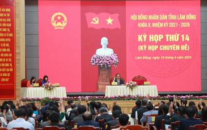 Cựu Bí thư Trần Đức Quận và Chủ tịch tỉnh Lâm Đồng Trần Văn Hiệp bị bãi nhiệm chức vụ và tư cách đại biểu