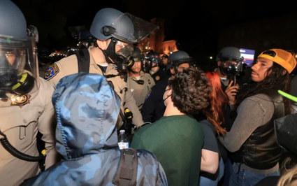 Nước Mỹ rúng động vì sinh viên biểu tình phản chiến ở Gaza, cảnh sát tràn vào các trường đại học