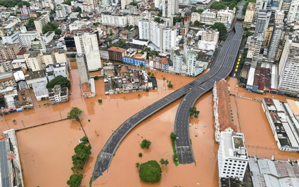Clip: 15.000 người chạy đua với thời gian để cứu hộ vùng lũ lụt ở Brazil