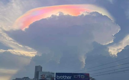 Mây ngũ sắc bất ngờ xuất hiện ở Sài Gòn, người dân đua nhau khoe ảnh trên mạng xã hội