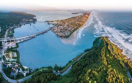 Phó Chủ tịch CLB các vịnh đẹp nhất thế giới: "Vịnh Lăng Cô hoàn thành xuất sắc bảo tồn vẻ đẹp"