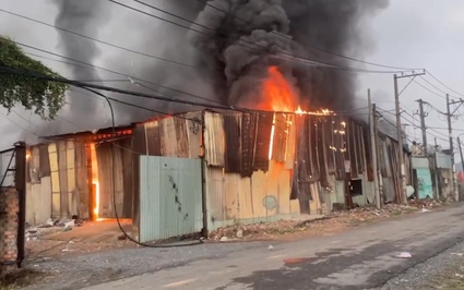 TP.HCM: Cháy hai cơ sở làm nhựa, nhiều tài sản bị thiêu rụi