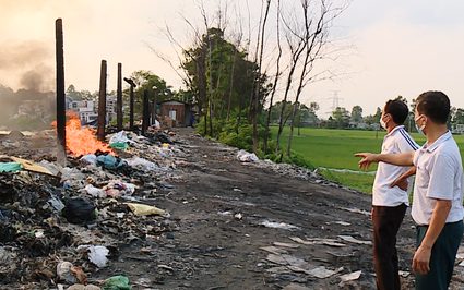 Người dân ở Đông Anh (Hà Nội) khốn khổ vì nạn đốt phế liệu tại bãi rác tự phát từ huyện Yên Phong (Bắc Ninh)