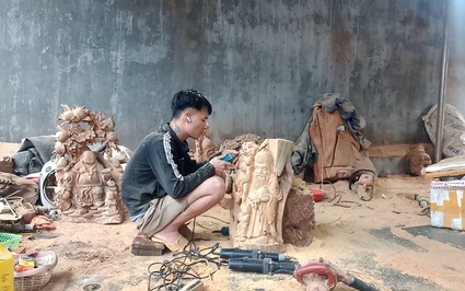Phát hiện, xử lý nhiều cơ sở tàng trữ trái phép gỗ quý hiếm ở Hà Giang sau tin báo của Dân Việt